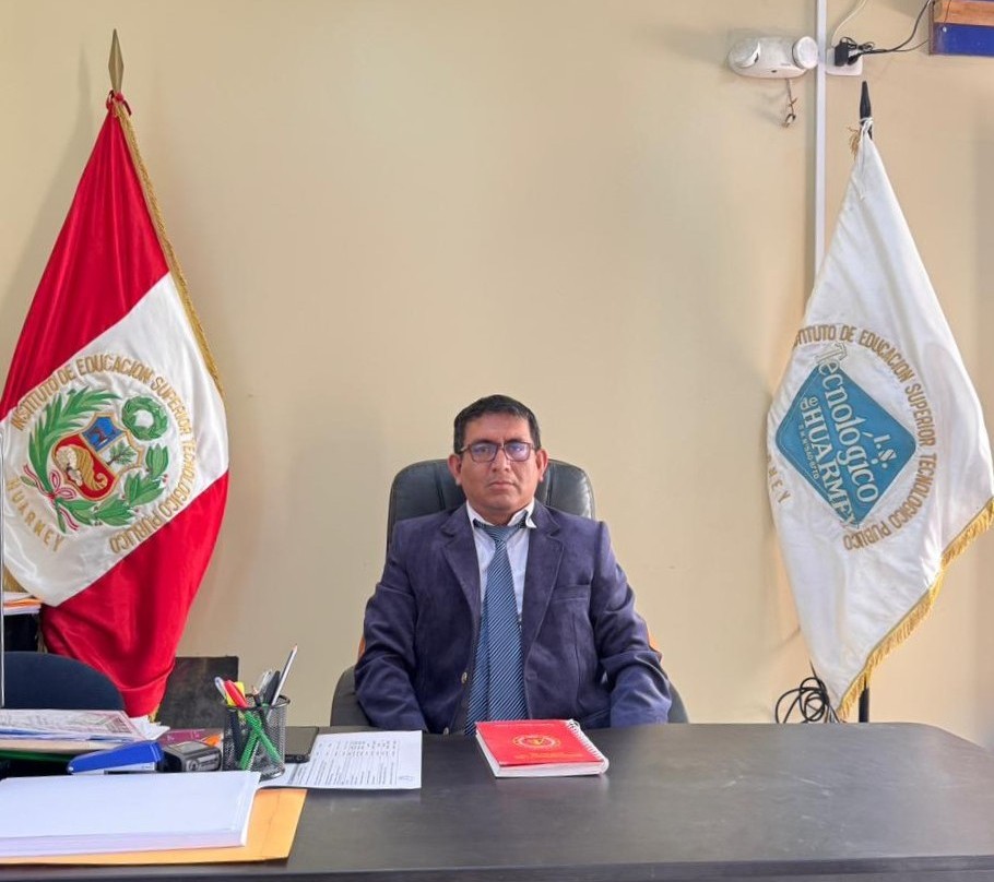 Dr. Dennis Antúnez Carrillo – Director General IESTP Huarmey
