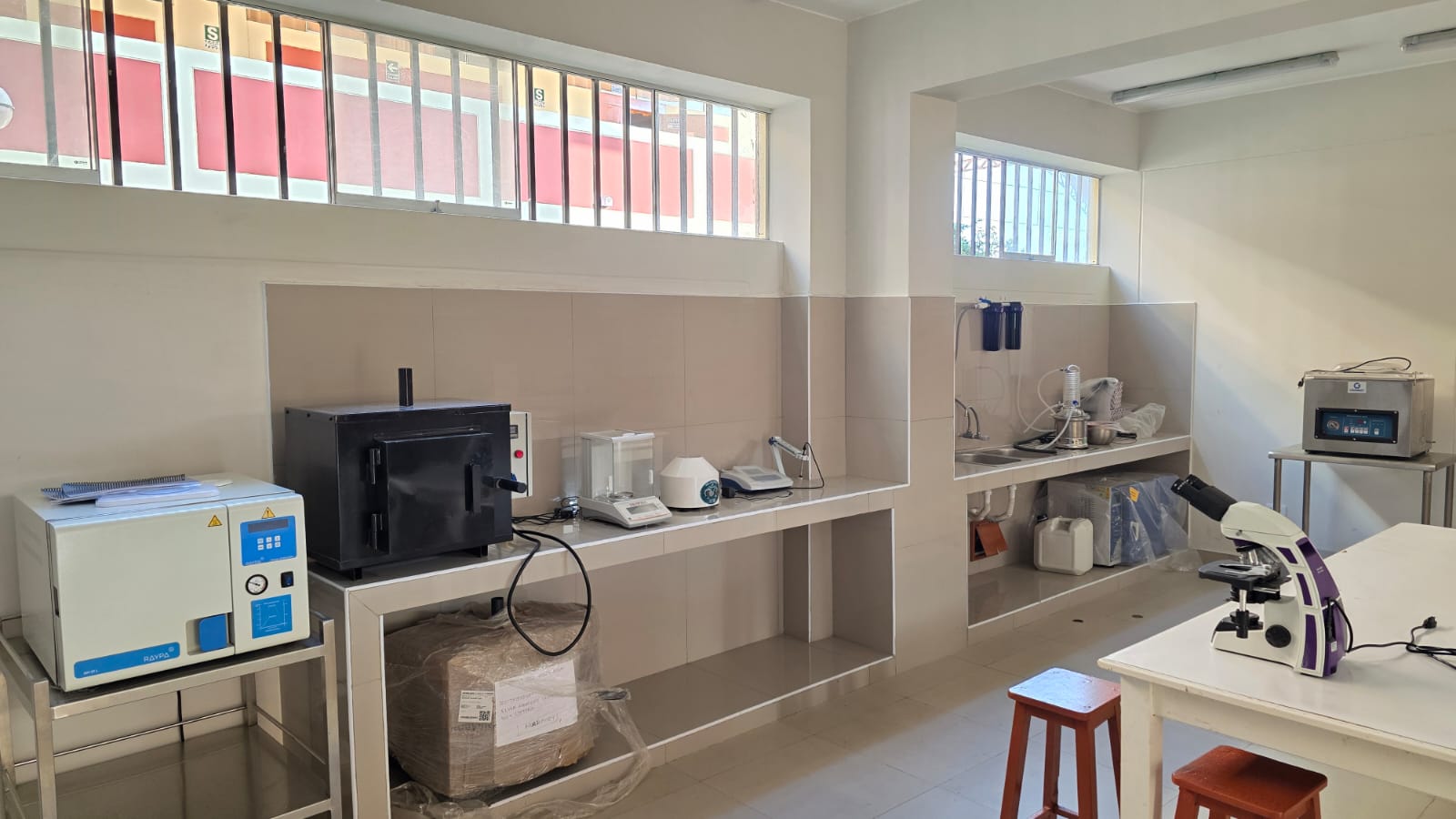 Foto 1 — Industrias de Alimentos y Bebidas